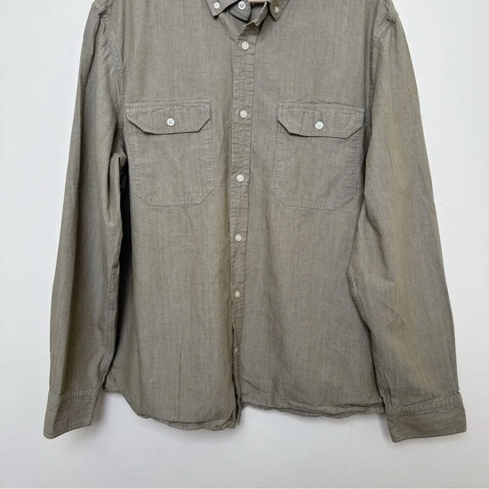 Banana Republic Mens Xlarge Untucked Standard-Fit Chambray Shirt Washed Olive